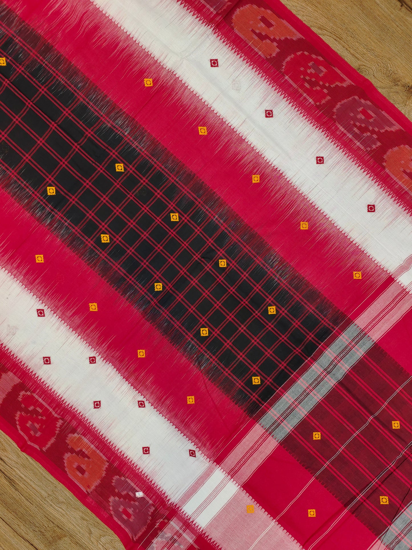 Dhaniakhali Saree